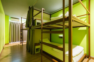 2 Guests Stay 1 Night For $99 @Hostel Share Rooms