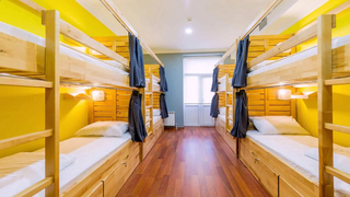 2 Guests Stay 1 Night For $99 @Hostel Share Rooms